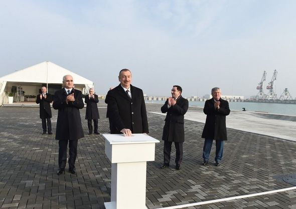 Ильхам Алиев в Бакинском международном морском торговом порту – ФОТО