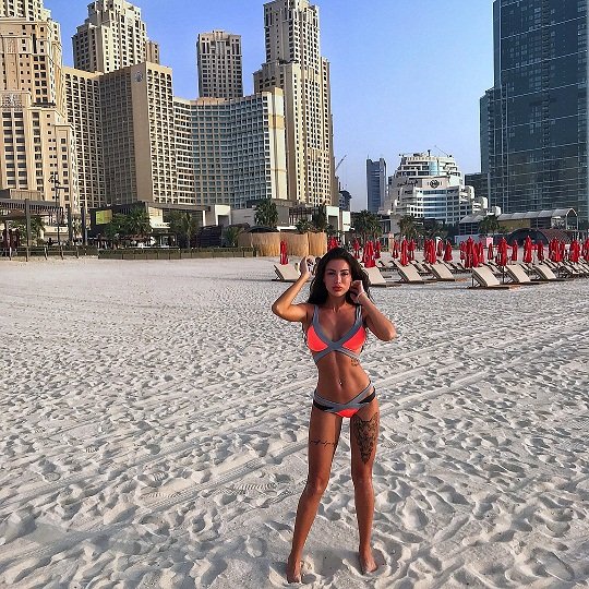 Dubai beach erotic lady fan images