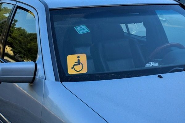 Дорожная полиция о резком росте числа «инвалидов» на дорогах: «Они все самозванцы!» - ФОТО