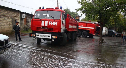 В Баку из-за утечки газа загорелся жилой дом