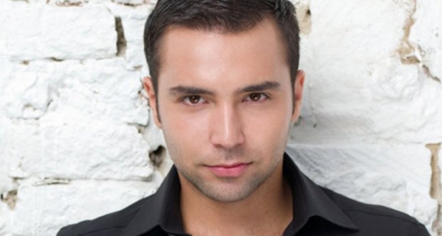 Музыкант с гитарой. Актёр который играл певца. Певец сыгравший. Maxwell singer. Актер и певец американский.