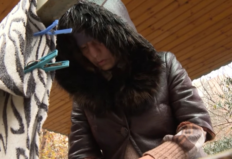 Üç aydır küçədə yaşayan qadın: 