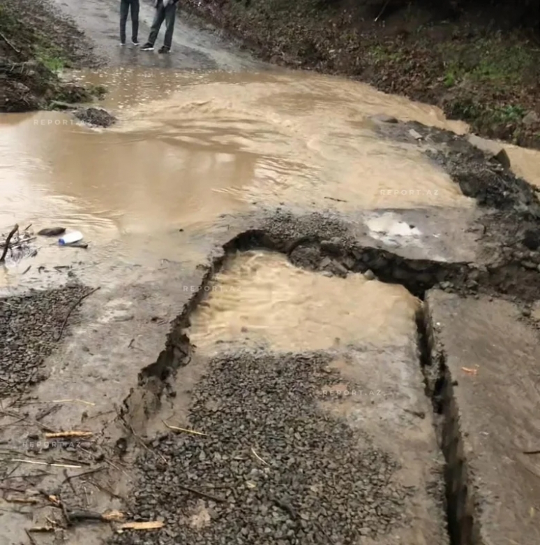 В Джалилабадском районе временный мост снова пришел в аварийное состояние