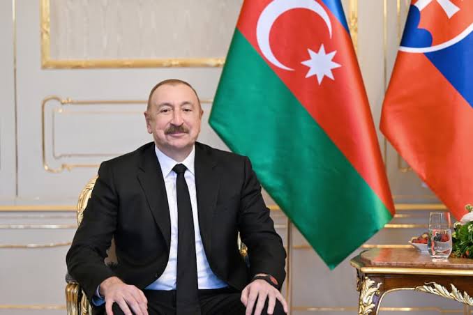 İlham Əliyev Aleksander Van der Belleni təbrik etdi