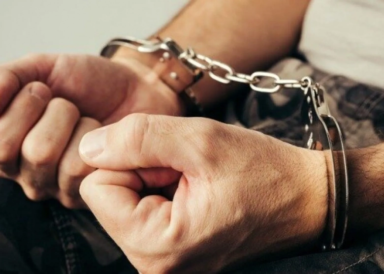 Bakıda su satışı aparatlarından oğurluq edənlər həbs olundu